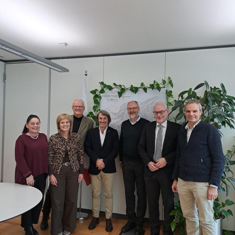 Margit Felderer (KVW Arge Tanzen ab der Lebensmitte), Christine Sturm (Bewegung bis ins Alter), Christian Wenter (Vorsitzender KVW Senioren), Landesrat Hubert Messner, Werner Steiner (Landesvorsitzender KVW), Werner Atz (Geschäftsführer KVW), Josef Bernha
